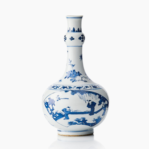 A Chinese blue and white ‘Transitional’ vase