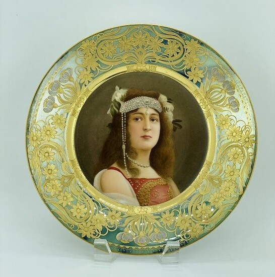 A GOOD ROYAL VIENNA PORTRAIT PLATE SIGNED WAGNER