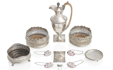 A GROUP OF VICTORIAN AND EDWARDIAN SILVER DRINKING AND TABLE ARTICLES