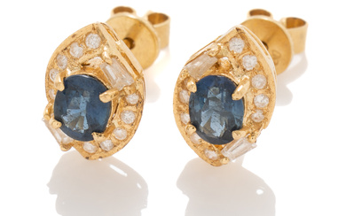 A PAIR OF 18CT GOLD SAPPHIRE AND DIAMOND STUD EARRING;...