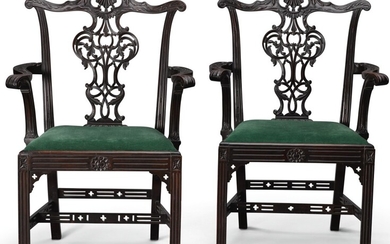 A PAIR OF GEORGE III STYLE CARVED MAHOGANY ARMCHAIRS, EARLY 20TH CENTURY