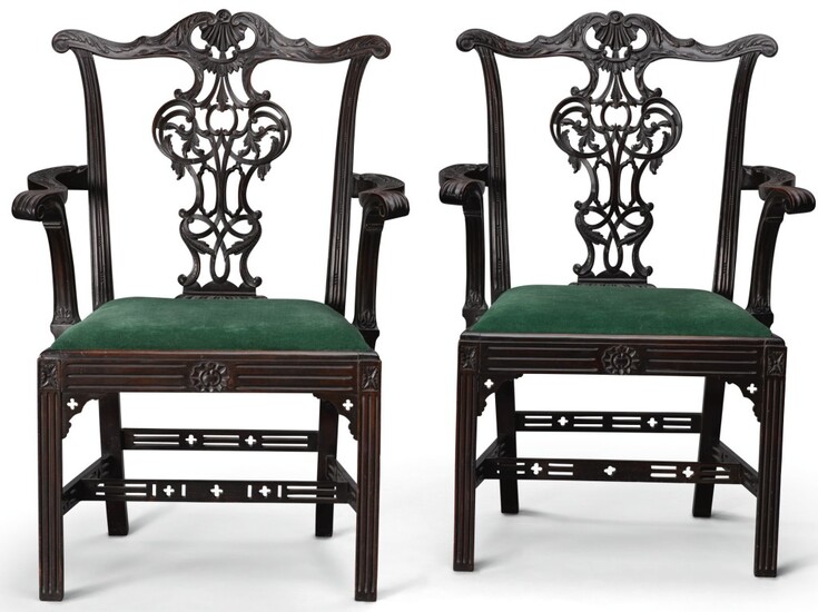 A PAIR OF GEORGE III STYLE CARVED MAHOGANY ARMCHAIRS, EARLY 20TH CENTURY