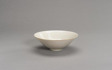 A QINGBAI PORCELAIN BOWL WITH INCISED DECORATION