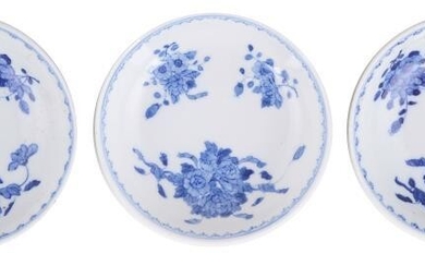 A SET OF THREE CHINESE BLUE AND WHITE SAUCER...