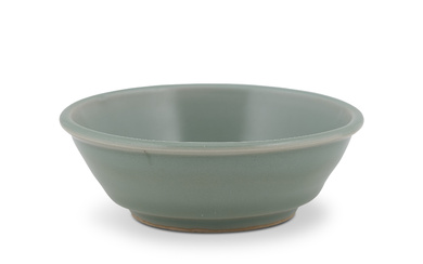 A SMALL LONGQUAN CELADON WASHER SOUTHERN SONG DYNASTY (1127-1279)