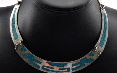 A TURQUOISE INLAY COLLAR IN SILVER
