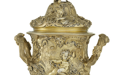 A VICTORIAN SILVER-GILT TWO-HANDLED CUP AND COVER MARK OF HUNT & ROSKELL, LONDON, 1897