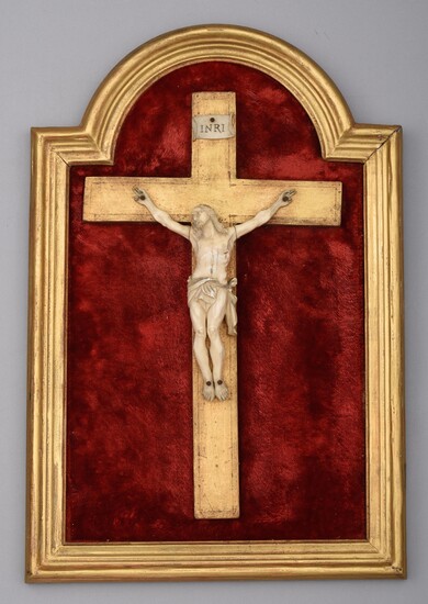 A carved ivory Corpus Christi, 19thC, H 15,5 cm