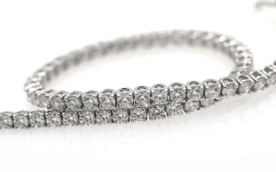 SOLD. A diamond bracelet set with numerous diamonds weighing a total of app. 2.84 ct., mounted in 18k white gold. L. app. 18 cm. – Bruun Rasmussen Auctioneers of Fine Art