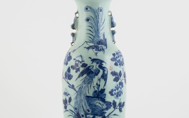 A porcelain floor vase, China, 19th century.