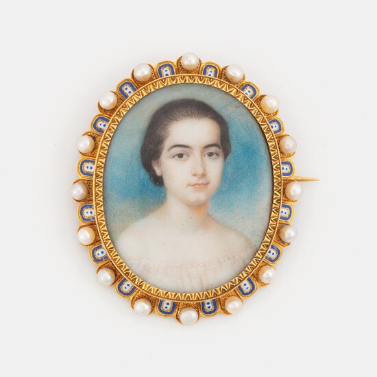 A portrait miniature/brooch in 18K gold and enamel with a pearl frame