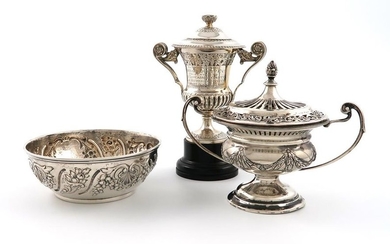 A small mixed lot of silver items, comprising:...