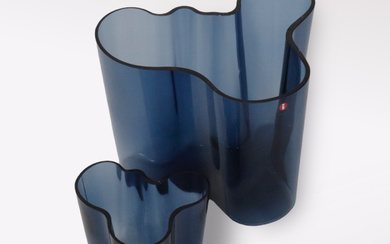 ALVAR WAVE. Two “Savoy” glass vases, Alvar Aalto, Iittala, Finland.