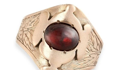 AN ANTIQUE GARNET DRESS RING, LATE 18TH CENTURY in
