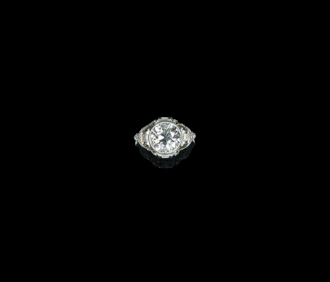 An Old-Cut Brilliant Ring from an Old European Aristocratic Collection, c. 4 ct