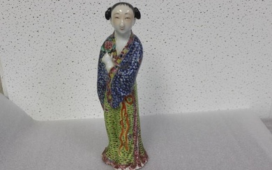 An Antique/Vintage Chinese Porcelain Statue