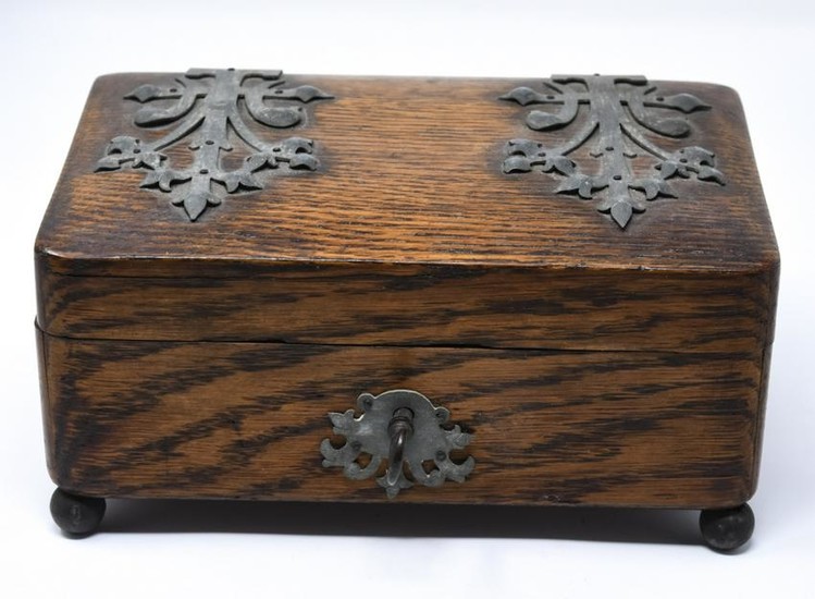 Antique Arts & Crafts Style Jewelry Box w Key