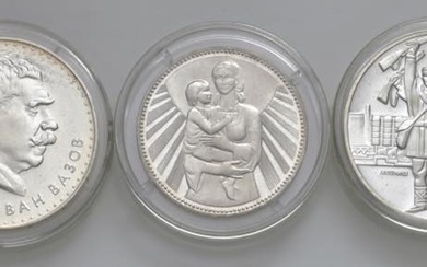 BULGARIA Lotto di tre monete d'argento: due monete da 5...