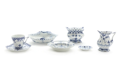 “Blue Fluted Full Lace”. Royal Copenhagen porcelain coffee set, decorated in underglaze blue. (19)