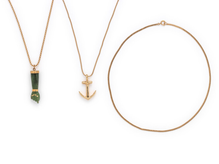 COLLECTION OF YELLOW GOLD PENDANT/NECKLACES