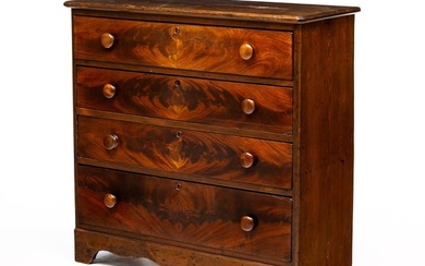 COUNTRY VICTORIAN CHEST OF DRAWERS.