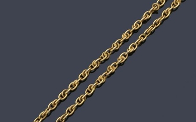 Chain in 18K yellow gold with smooth oval links oval