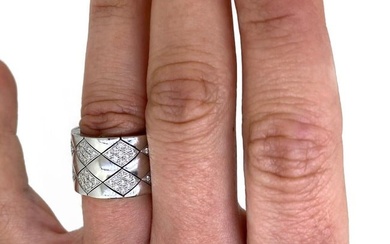 Chanel White Gold Matelasse Quilted Ring White Gold & Diamonds Size 6
