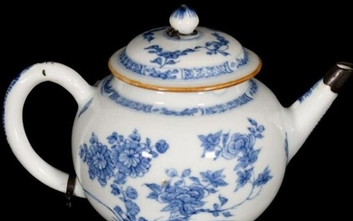 Chinese Blue & White Porcelain Teapot 19th Century