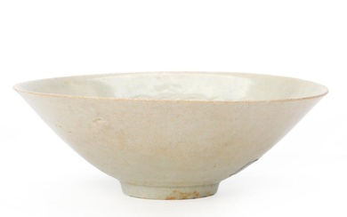 Chinese Qingbai bowl. Song dynasty 960–1279. Diam. 17.5 cm. H. 6 cm.