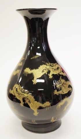 Chinese dragon decorated ceramic table vase gilt dragon deco...