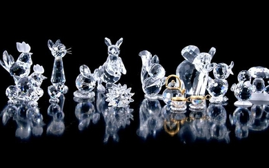 Collection of 17 Swarovski crystal figures