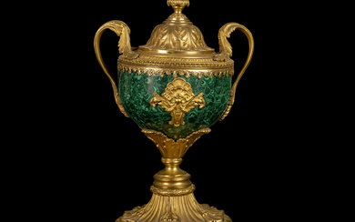 Coppa biansata con coperchio, Francia, XIX secolo