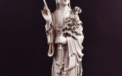 FINE CHINESE CARVED FIGURE OF A MERIN