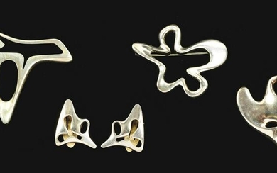 FOUR PIECES OF GEORG JENSEN JEWELRY IN STERLING SILVER.