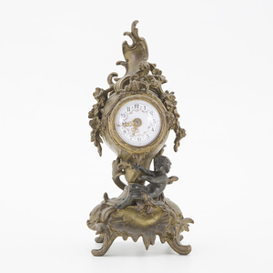 French Louis XV-style table clock in bronze, late 19th Century.