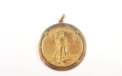 GOLD 750 PENDANT ‰ decorated with a $20 coin. PB 45.1 g