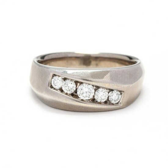 Gent's White Gold and Diamond Ring, Diamour