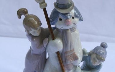 HND PAINTED SPANISH LLADRO KIDS PLAYING WITH A SNOWMAN