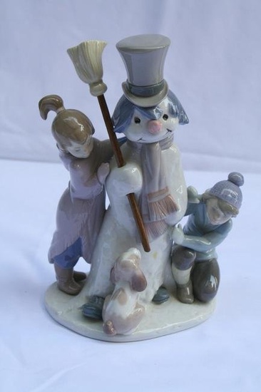 HND PAINTED SPANISH LLADRO KIDS PLAYING WITH A SNOWMAN