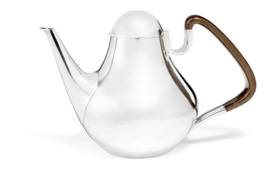 Henning Koppel: Sterling silver coffeepot with guaciacum wood handle. h. 16.5 cm.