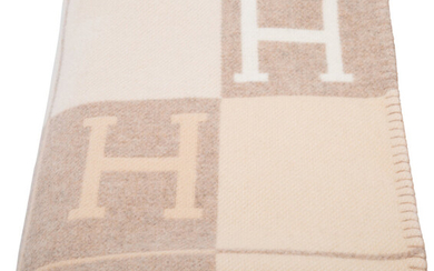 Hermès Coco & Camomille Avalon III Blanket Condition: 1...