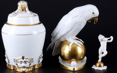 Hutschenreuther lidded vase with parrot and cupid, Deckelvase mit Papagei und Putte