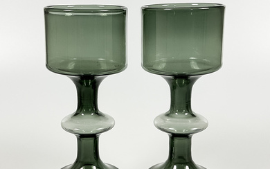 KAJ FRANCK. A pair of “Hyrrä” vases, K F 245, Nuutajärvi, Notsjö, 1957.