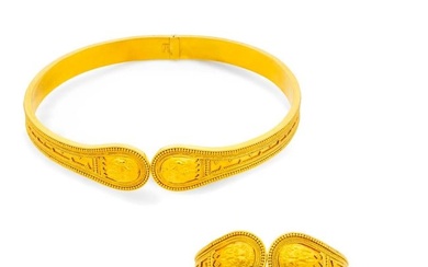 "Lion heads" jewelry set 18k satin-finish embossed yellow gold (750‰) with masks and lions and