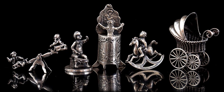 (-), Lot of 5 silver miniatures: figure at...