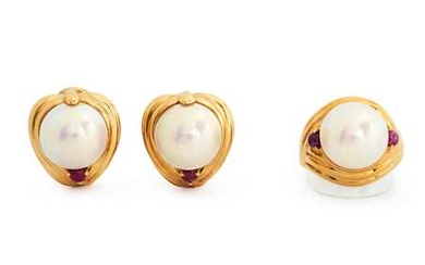 MABÉ PEARL, RUBY AND GOLD EARCLIPS WITH RING.