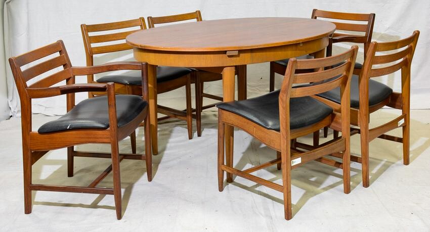 Oval Mid Century Modern Dining Table & 6 Chairs
