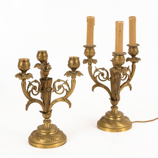 Paar 3-flammige Leuchter im Louis-Seize-Stil.