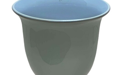 Production Venini, conçue par Tommaso Buzzi, vase en verre comamichiato. Base hémisphérique en verre appliqué....
