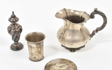 [Silver] Collection of silver dishes A 2nd grade Dutch silver salt shaker. Master mark Van...